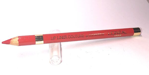 L`OREAL LIP LINER COUTURE PERFECT RED 377